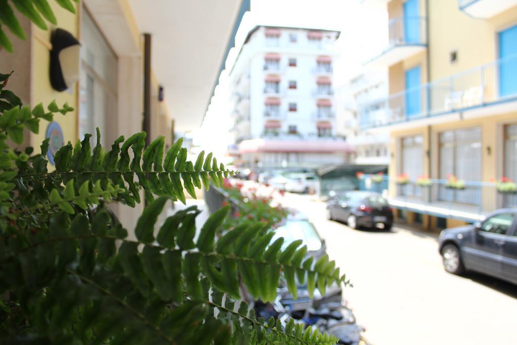Hotel Azzorre Lido di Jesolo Exterior foto