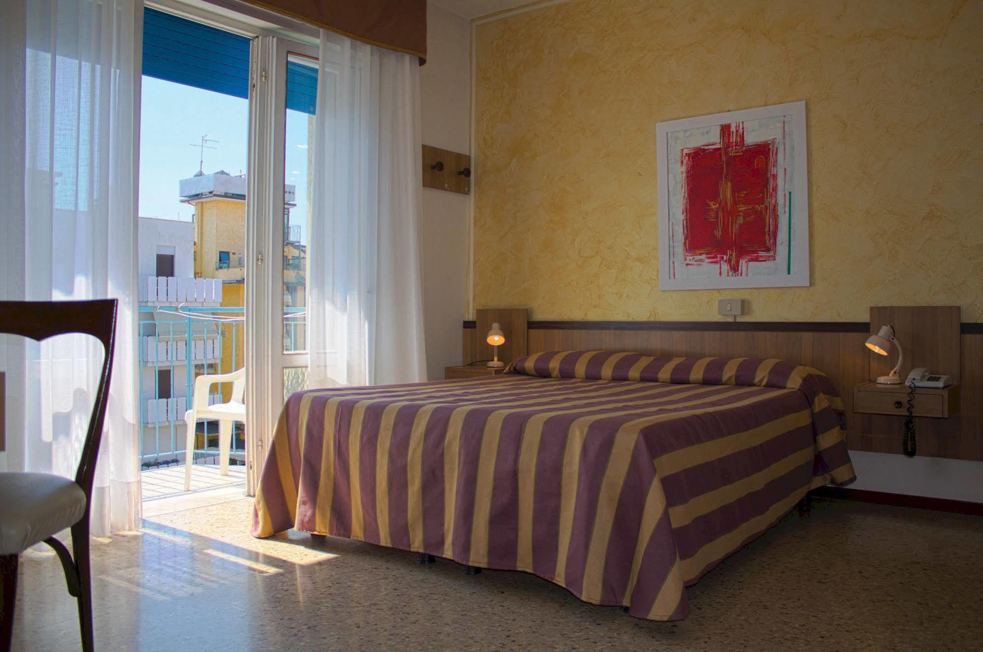 Hotel Azzorre Lido di Jesolo Exterior foto
